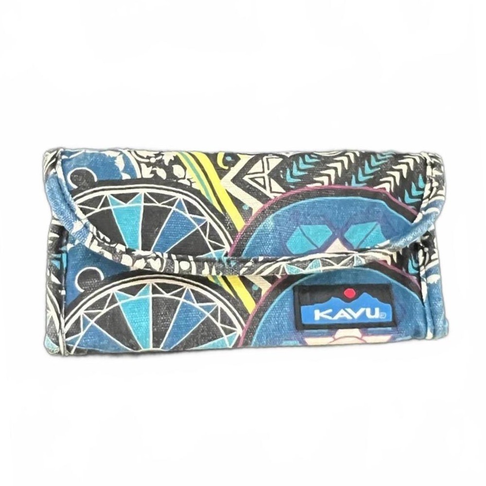 KAVU Distressed Canvas Wallet with Geometricβ Pattern